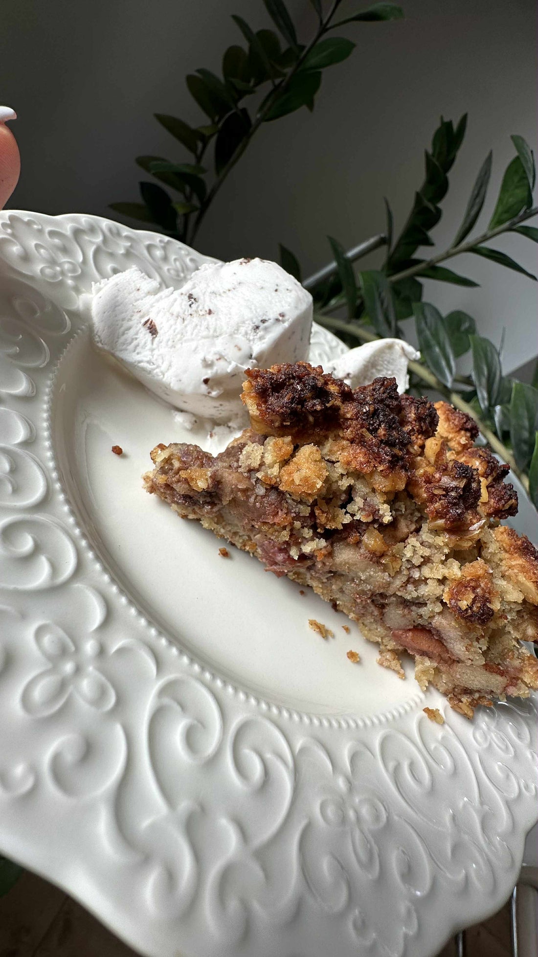 OBUOLIŲ - SLYVŲ PYRAGAS BE GLITIMO, PIENO IR CUKRAUS